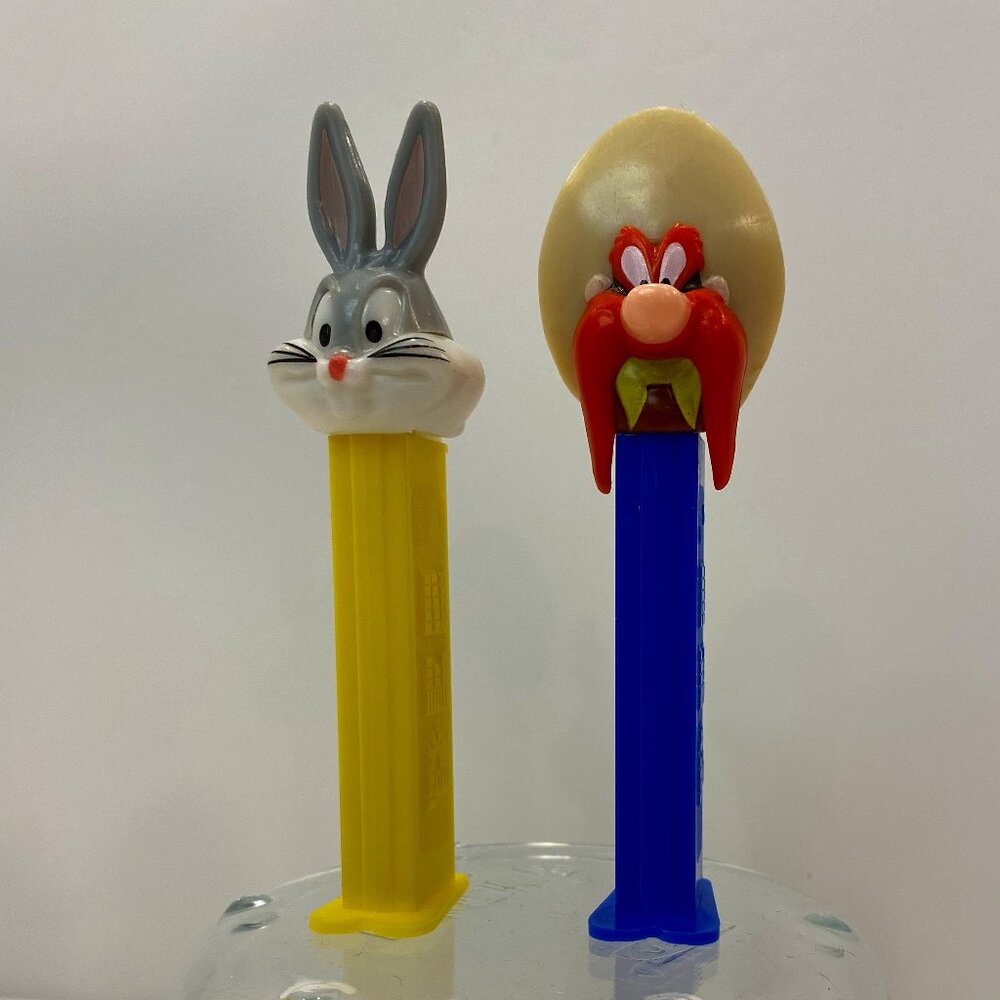 Looney Tunes Bugs Bunny, Yosemite Sam Pez Dispensers Vintage with feet
